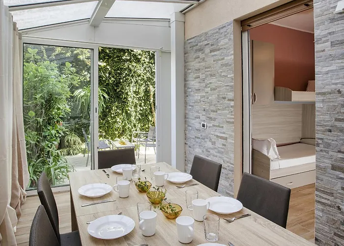 Lägenhet Modern With Patio In By Wonderful Italy *