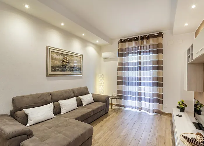 Lägenhet Modern With Patio In By Wonderful Italy